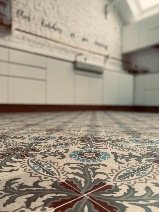 Lichtrijke Loft Bij Restaurant Den Olifant Lejlighed Ieper Eksteriør billede