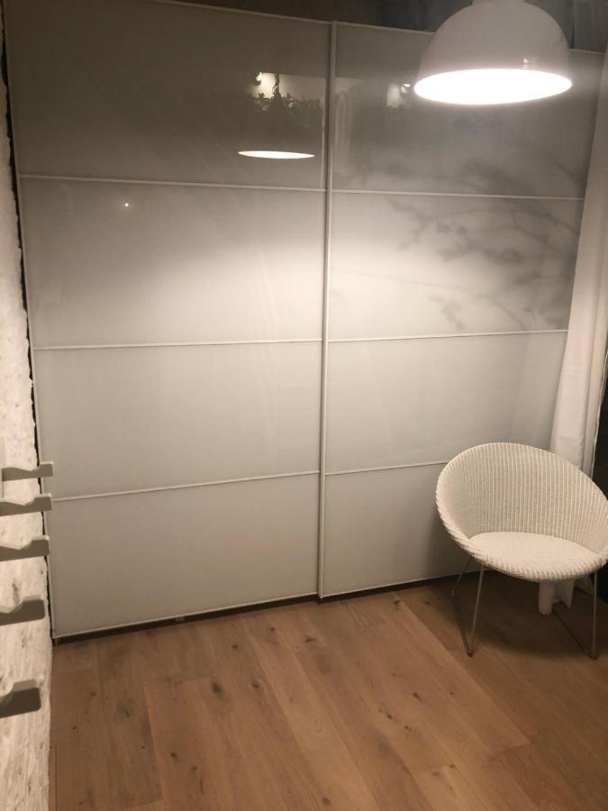 Lichtrijke Loft Bij Restaurant Den Olifant Lejlighed Ieper Eksteriør billede